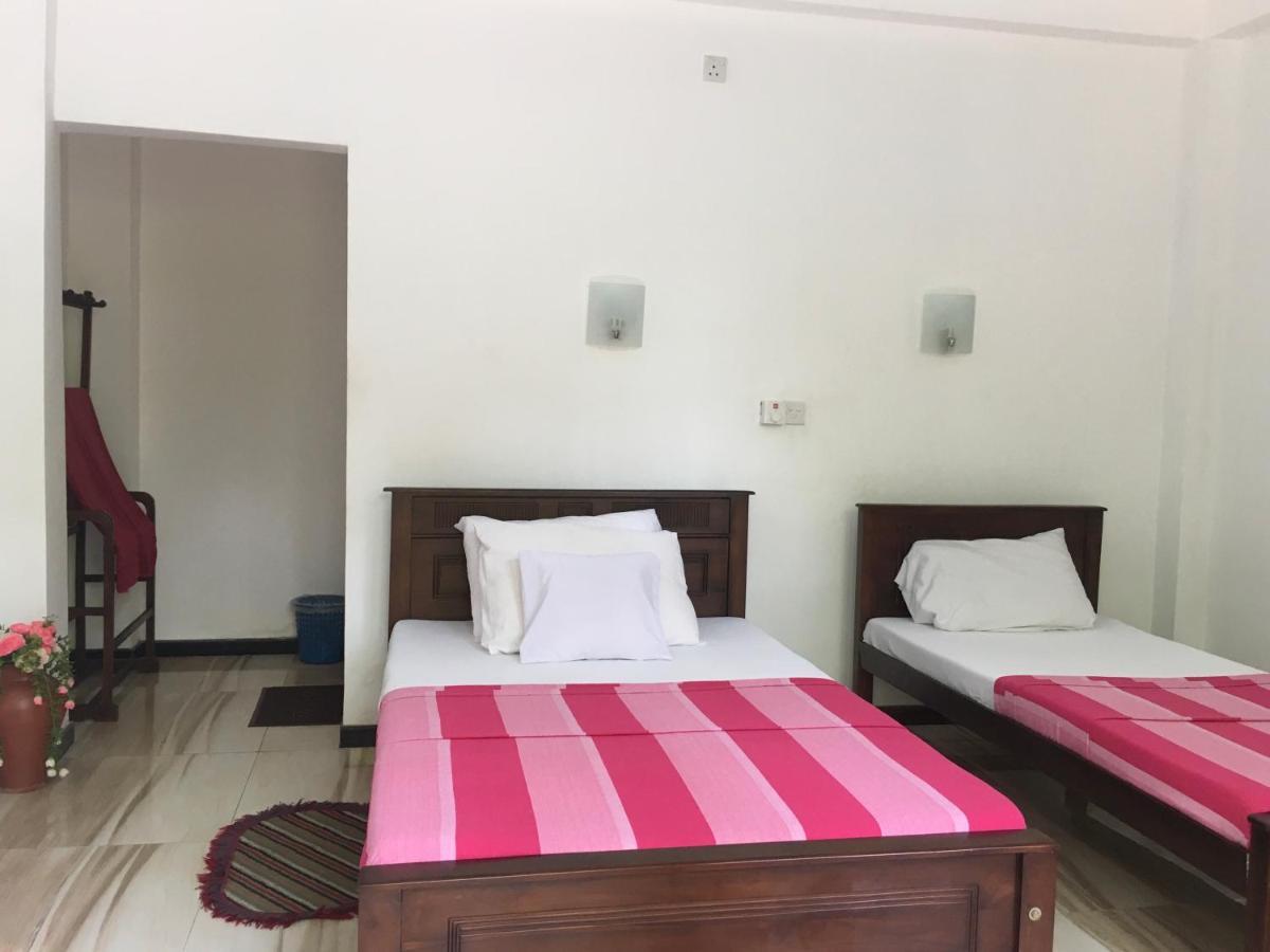 Anthony Guesthouse Hikkaduwa Exterior foto